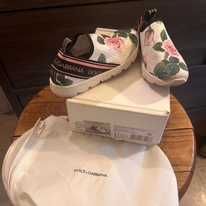 Kids sneakers